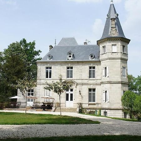 T2 De Charme Dans Un Chateau Layrac Extérieur photo