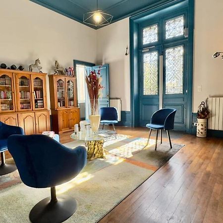 T2 De Charme Dans Un Chateau Layrac Extérieur photo