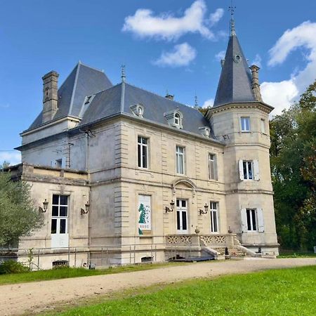 T2 De Charme Dans Un Chateau Layrac Extérieur photo