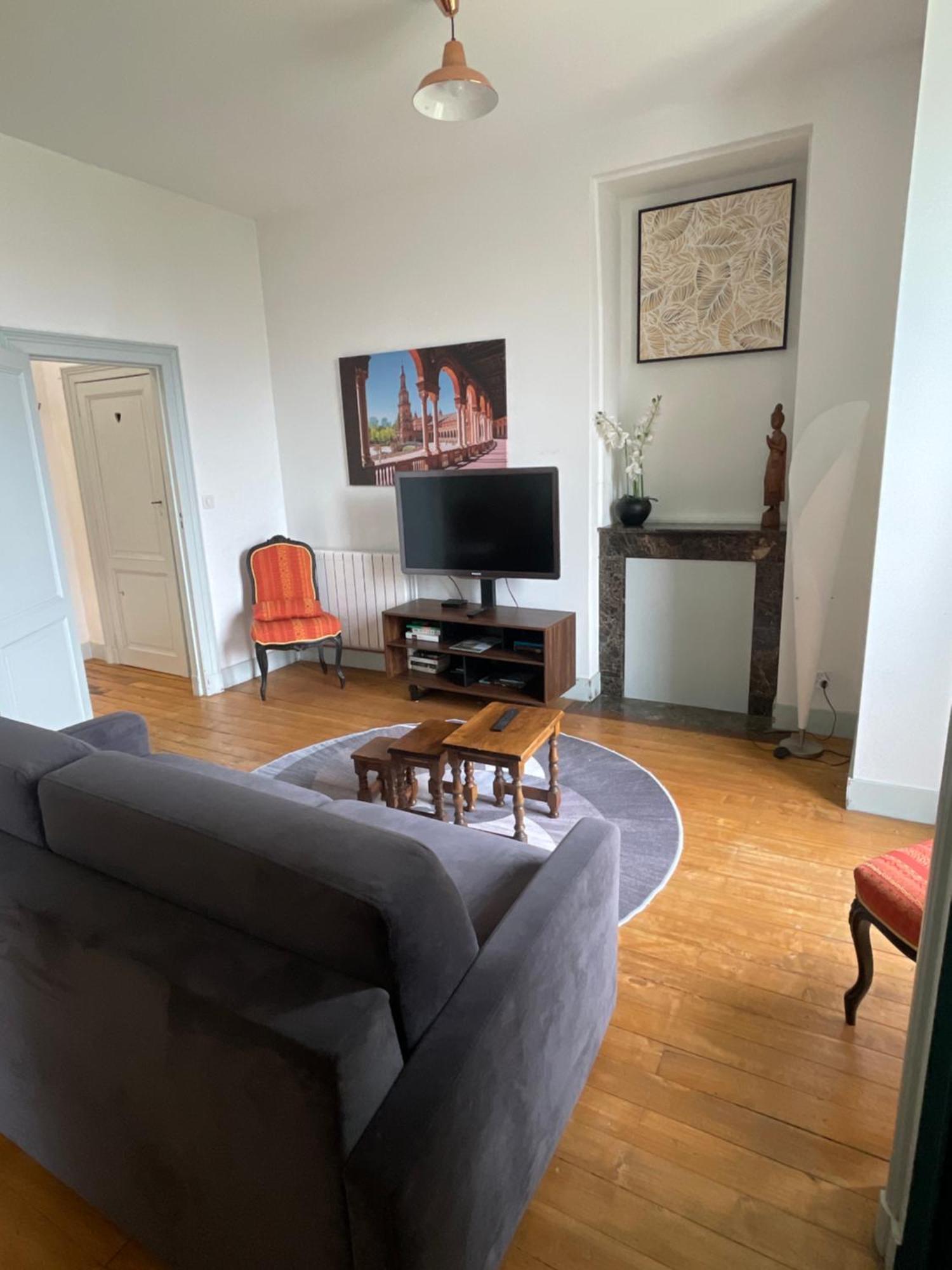 T2 De Charme Dans Un Chateau Layrac Extérieur photo